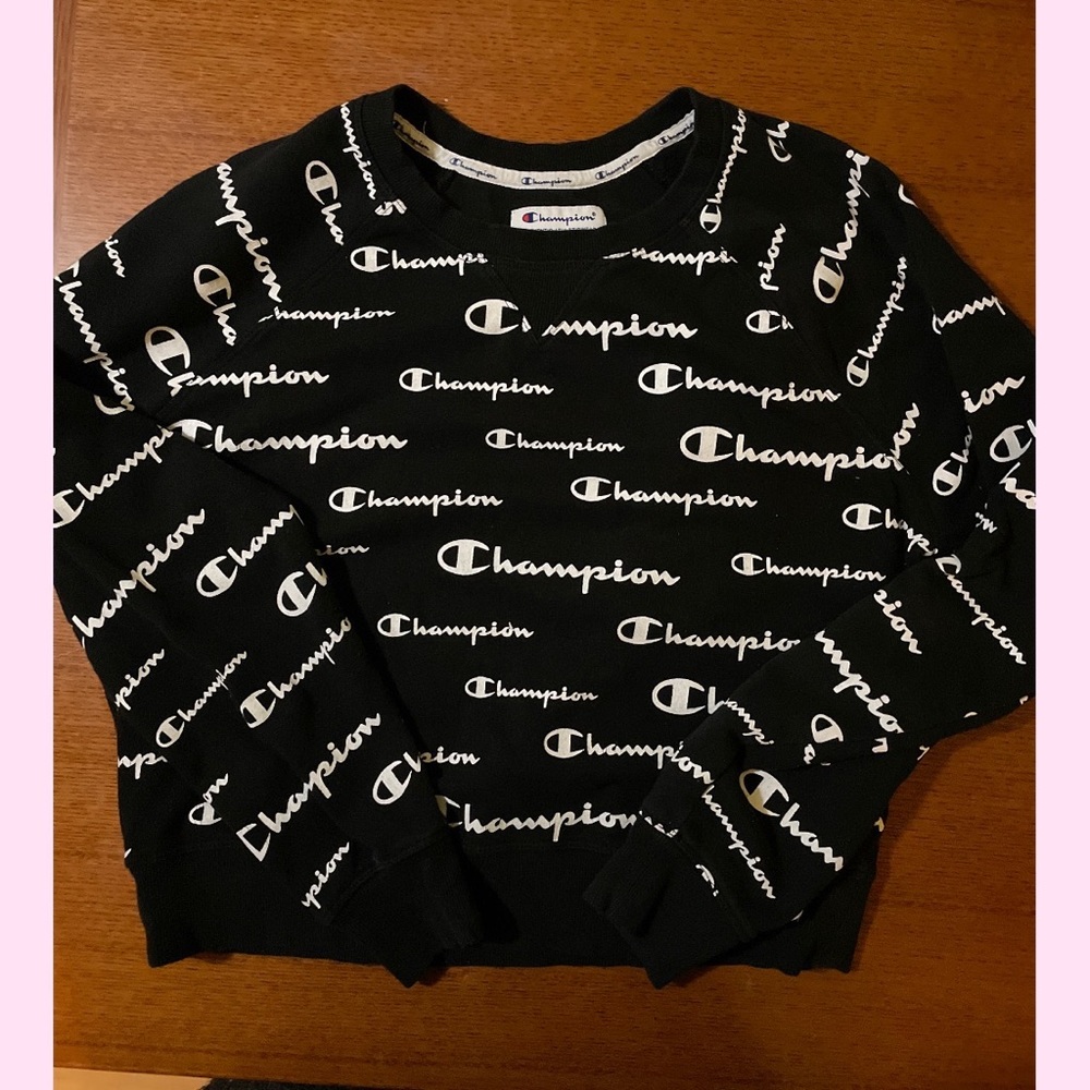Champion logo sweatshirt . Juniors large